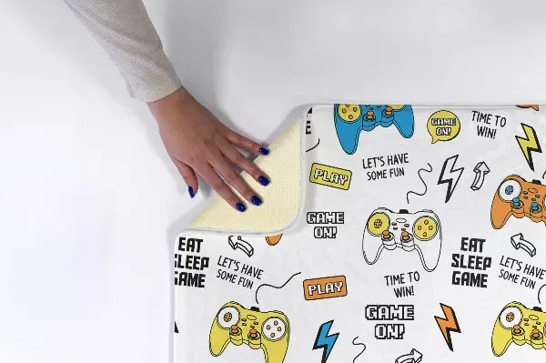 Tappeto moderno Motivo con controller di gioco e scritte