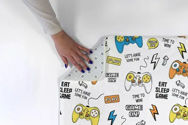 Tappeto moderno Motivo con controller di gioco e scritte