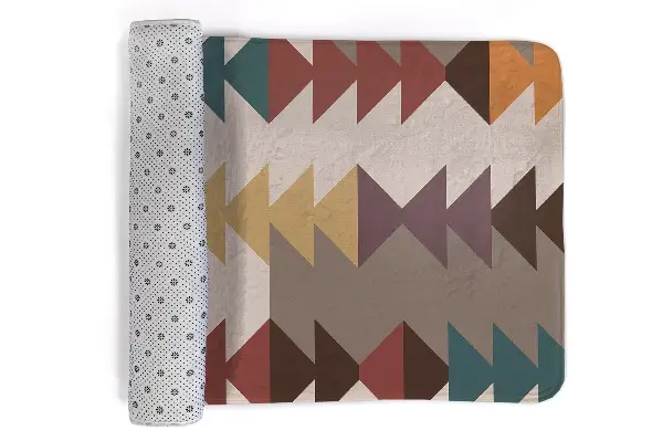 Tappeto moderno Zig-zag e triangoli colorati