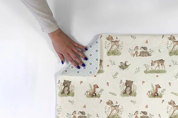 Tappeto moderno Animali e piante della foresta