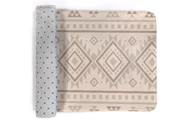 Tappeto moderno Motivo geometrico con rombi e triangoli.
