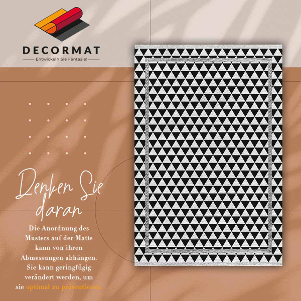 Tappeto vinile Triangoli in bianco e nero