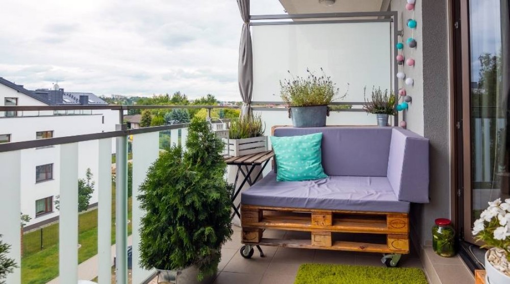 Come organizzare un balcone? Idee e consigli pratici